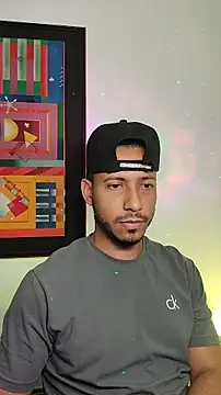 Snapshot of thommerxxx chatting on 26, 11, 2025 thommerxxx online show from 26, 11, 2025