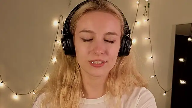 berrry girl online show from 3, 7, 2026