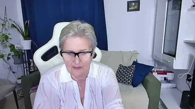 Snapshot of Selenna57 chatting on 14, 4, 2026 Selenna57 online show from 14, 4, 2026