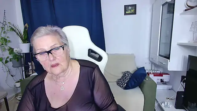 Snapshot of Selenna57 chatting on 18, 4, 2026 Selenna57 online show from 18, 4, 2026