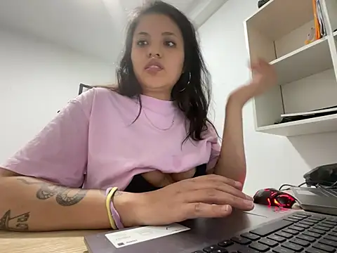 Snapshot of apretadito47 chatting on 19, 5, 2026 apretadito47 online show from 19, 5, 2026