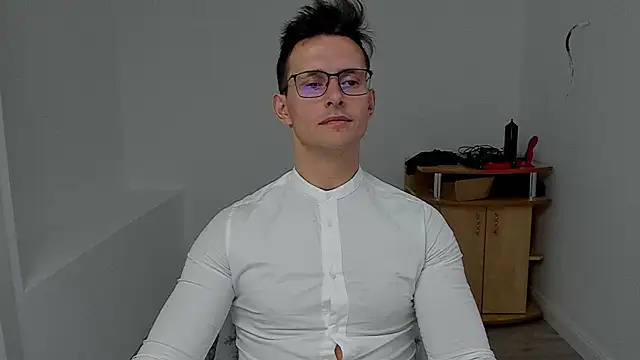 sexxymuscles4u online show from 7, 12, 2024