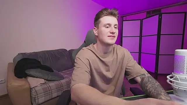 Snapshot of zverev_dima chatting on 11, 11, 2025 zverev dima online show from 11, 11, 2025