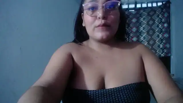 Snapshot of sirena_15 chatting on 20, 4, 2026 sirena 15 online show from 20, 4, 2026