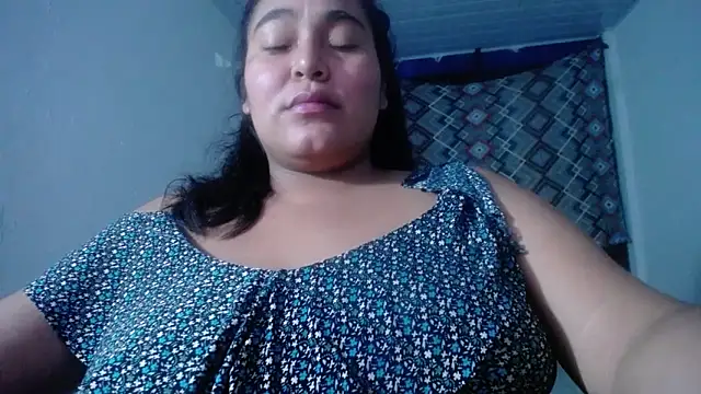 Snapshot of sirena_15 chatting on 23, 4, 2026 sirena 15 online show from 23, 4, 2026