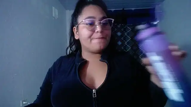 Snapshot of sirena_15 chatting on 28, 4, 2026 sirena 15 online show from 28, 4, 2026