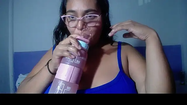 Snapshot of sirena_15 chatting on 6, 5, 2026 sirena 15 online show from 6, 5, 2026