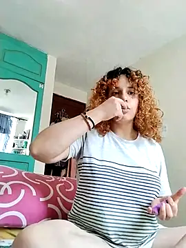 Snapshot of EmmaMelissa0521 chatting on 19, 12, 2025 EmmaMelissa0521 online show from 19, 12, 2025