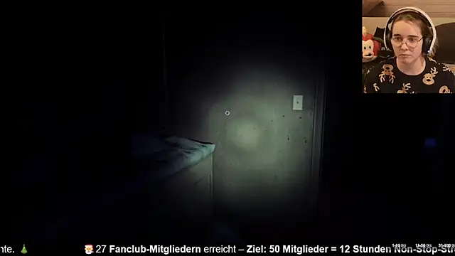 Snapshot of GamerGirl_Eve chatting on 14, 12, 2024 GamerGirl Eve online show from 14, 12, 2024