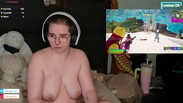 Snapshot of GamerGirl_Eve chatting on 6, 3, 2025 GamerGirl Eve online show from 6, 3, 2025