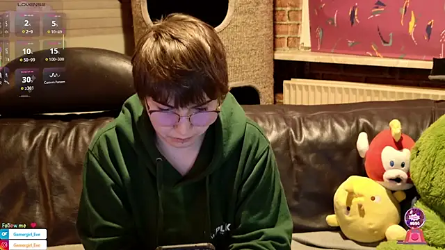 Snapshot of GamerGirl_Eve chatting on 8, 10, 2025 GamerGirl Eve online show from 8, 10, 2025