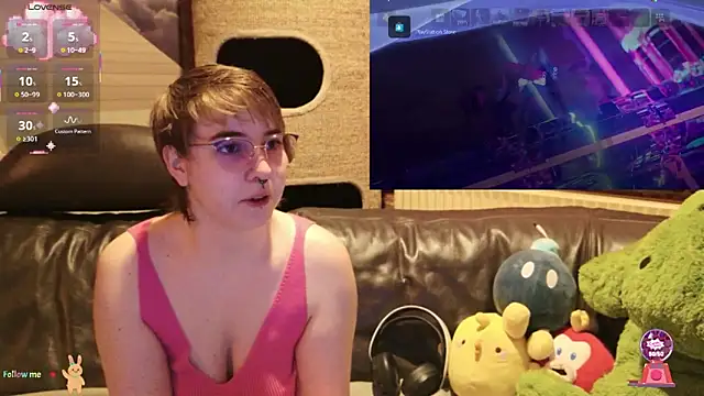 Snapshot of GamerGirl_Eve chatting on 24, 10, 2025 GamerGirl Eve online show from 24, 10, 2025