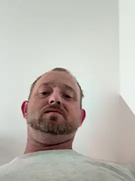 smokeymt420 online show from 10, 9, 2025