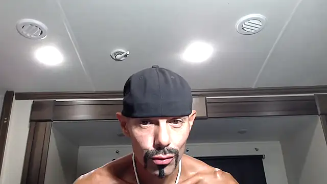 Snapshot of ThickD2C chatting on 31, 10, 2025 ThickD2C online show from 31, 10, 2025