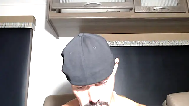 Snapshot of ThickD2C chatting on 5, 1, 2026 ThickD2C online show from 5, 1, 2026