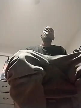 Makeyoucumallover online show from 25, 11, 2025