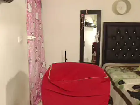 Estefani 32 online show from 8, 2, 2025