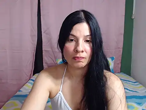 Estefani 32 online show from 18, 3, 2025