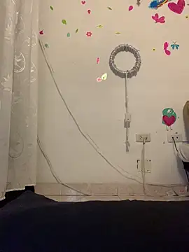 Estefani 32 online show from 14, 4, 2026