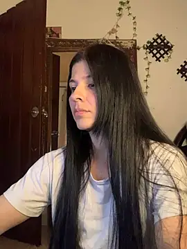 Estefani 32 online show from 18, 4, 2026