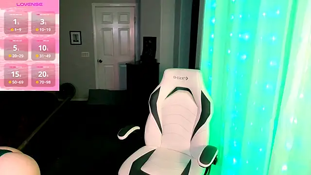 Snapshot of britteebee chatting on 26, 10, 2025 britteebee online show from 26, 10, 2025