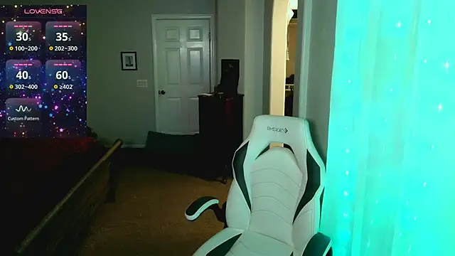 Snapshot of britteebee chatting on 9, 11, 2025 britteebee online show from 9, 11, 2025