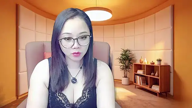 Snapshot of Giuliam chatting on 19, 4, 2026 Giuliam online show from 19, 4, 2026