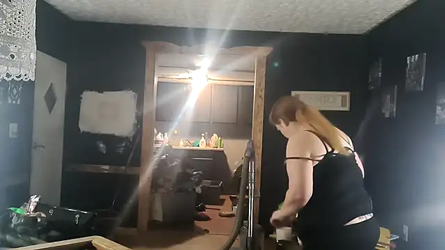 Snapshot of BossChick1625 chatting on 28, 11, 2025 BossChick1625 online show from 28, 11, 2025