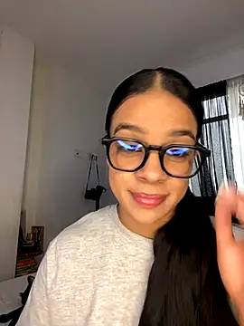 trianawhite online show from 16, 9, 2025