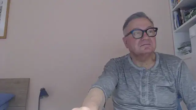 Snapshot of YOU6me chatting on 8, 7, 2026 YOU6me online show from 8, 7, 2026