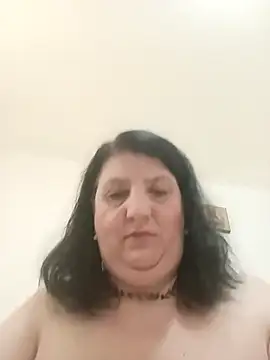 Snapshot of RidemerafSuzana chatting on 2, 4, 2026 RidemerafSuzana online show from 2, 4, 2026