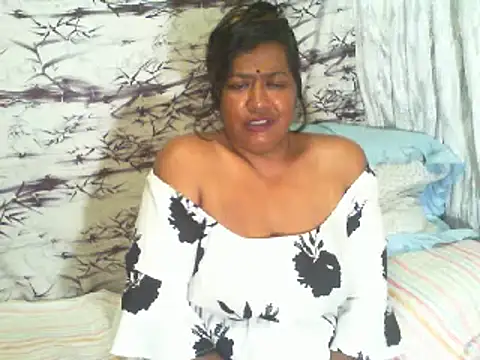 Snapshot of Mammabear_4u chatting on 2, 2, 2025 Mammabear 4u online show from 2, 2, 2025