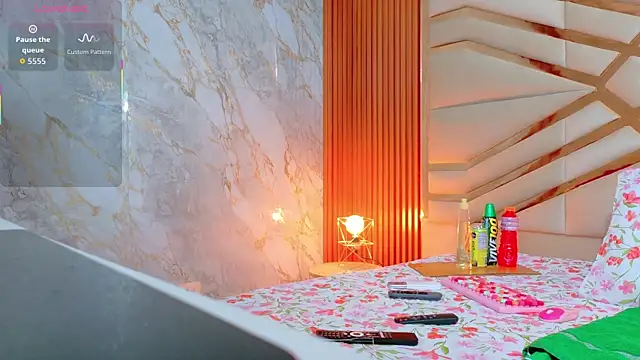 Snapshot of mommywebcam chatting on 24, 10, 2025 mommywebcam online show from 24, 10, 2025