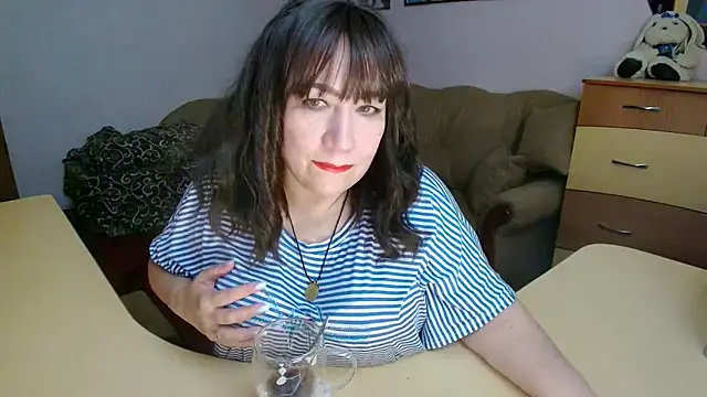 Lucretia Goldi  online show from 8, 2, 2026