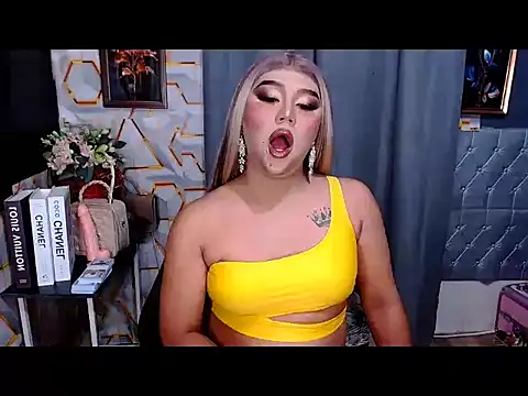 Snapshot of SweetCumFrancine chatting on 31, 5, 2026 SweetCumFrancine online show from 31, 5, 2026
