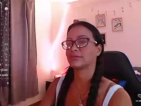 emmily castro online show from 6, 10, 2025