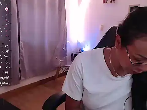 emmily castro online show from 28, 10, 2025