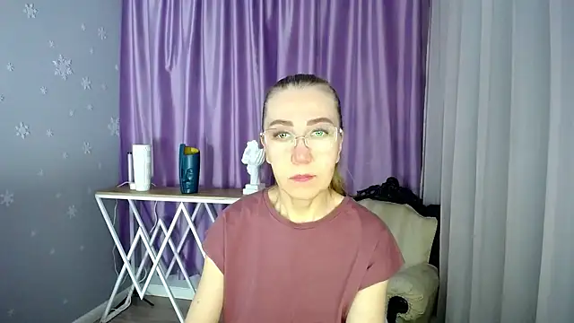 queen a n i online show from 8, 2, 2025