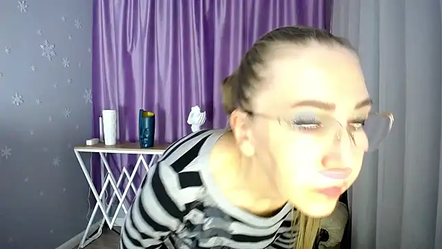 queen a n i online show from 8, 3, 2025