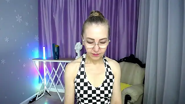 queen a n i online show from 24, 9, 2025