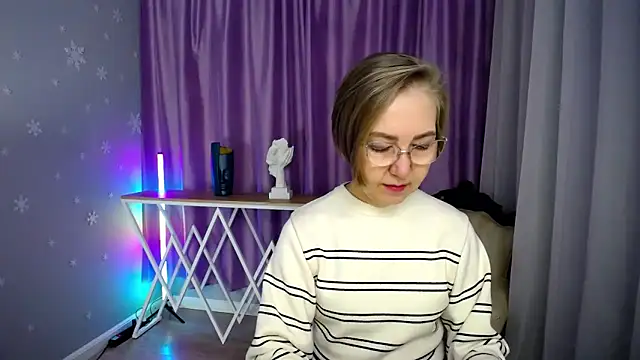 queen a n i online show from 13, 10, 2025