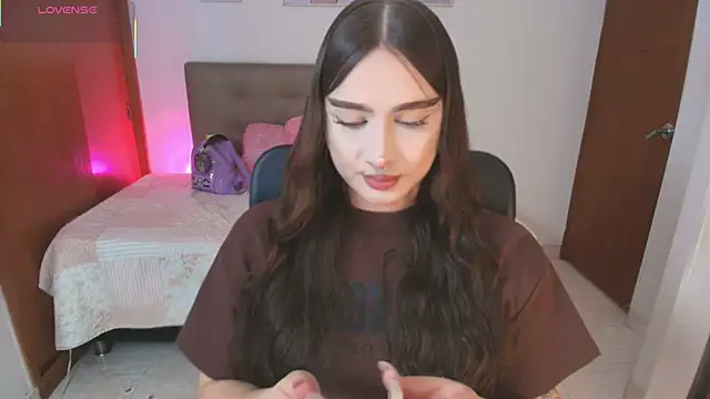 Snapshot of Miley_Baker chatting on 6, 5, 2026 Miley Baker online show from 6, 5, 2026
