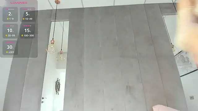 Naila18 online show from 25, 9, 2025