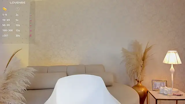 GraceCartier online show from 4, 12, 2025