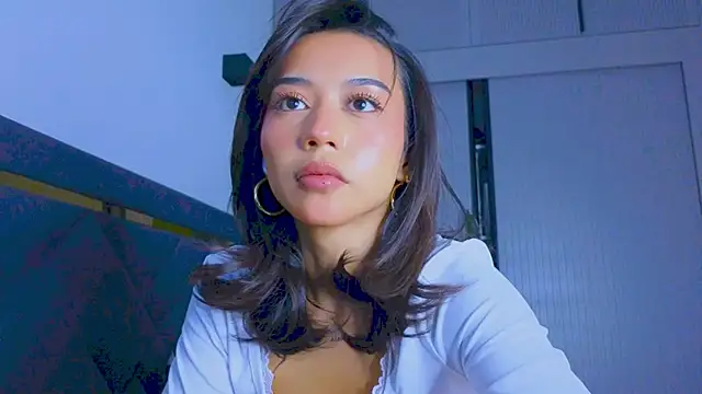 Mia Tin online show from 21, 9, 2025