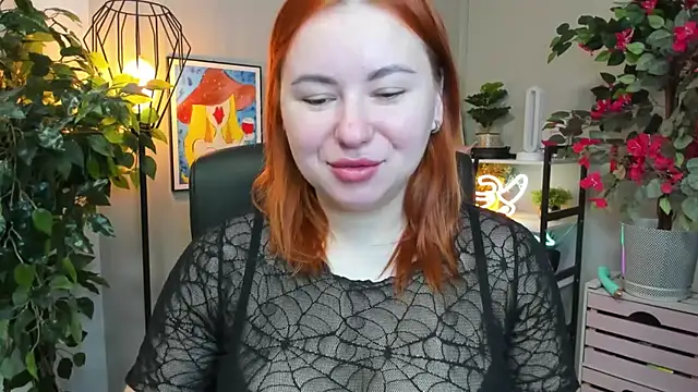 Snapshot of LAYLAxSTAR chatting on 30, 10, 2025 LAYLAxSTAR online show from 30, 10, 2025