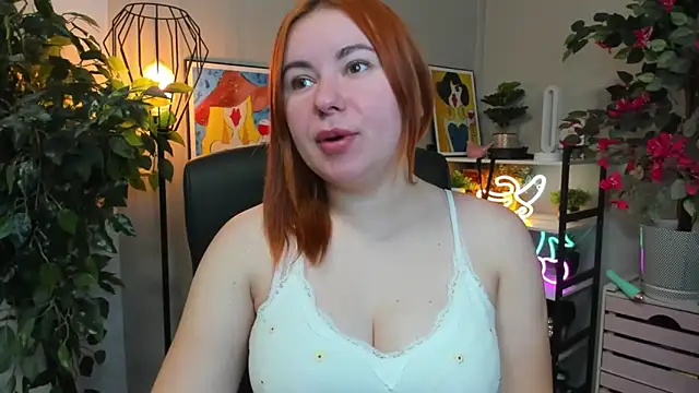 Snapshot of LAYLAxSTAR chatting on 7, 11, 2025 LAYLAxSTAR online show from 7, 11, 2025