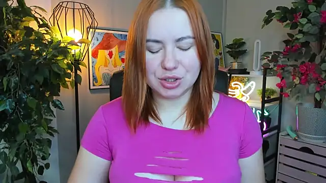 Snapshot of LAYLAxSTAR chatting on 10, 11, 2025 LAYLAxSTAR online show from 10, 11, 2025