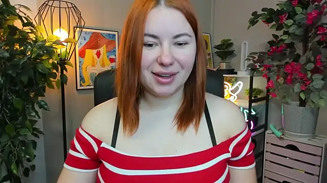 Snapshot of LAYLAxSTAR chatting on 14, 11, 2025 LAYLAxSTAR online show from 14, 11, 2025