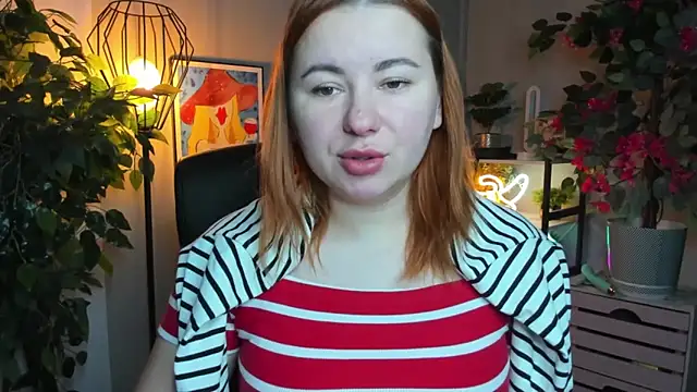 Snapshot of LAYLAxSTAR chatting on 18, 11, 2025 LAYLAxSTAR online show from 18, 11, 2025